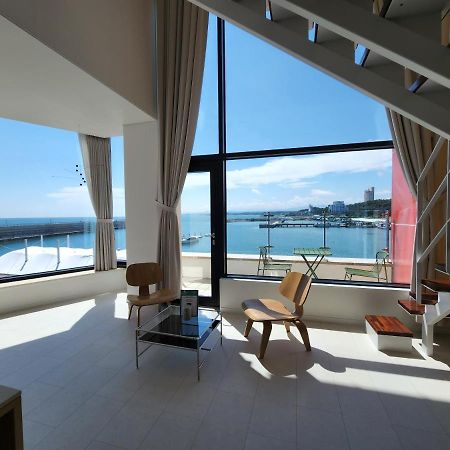 Bau Haus Villa Sokcho Bagian luar foto