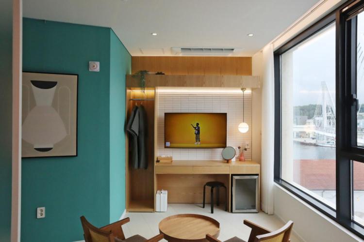 Bau Haus Villa Sokcho Bagian luar foto