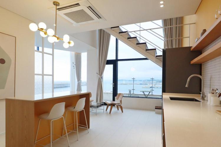 Bau Haus Villa Sokcho Bagian luar foto
