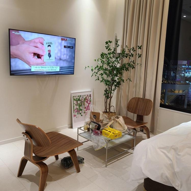 Bau Haus Villa Sokcho Bagian luar foto